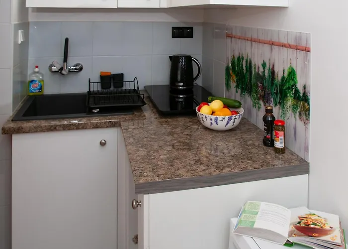 Apartment Czar Prowansji - Comfy & Quiet Near Rynek&train Station Netflix